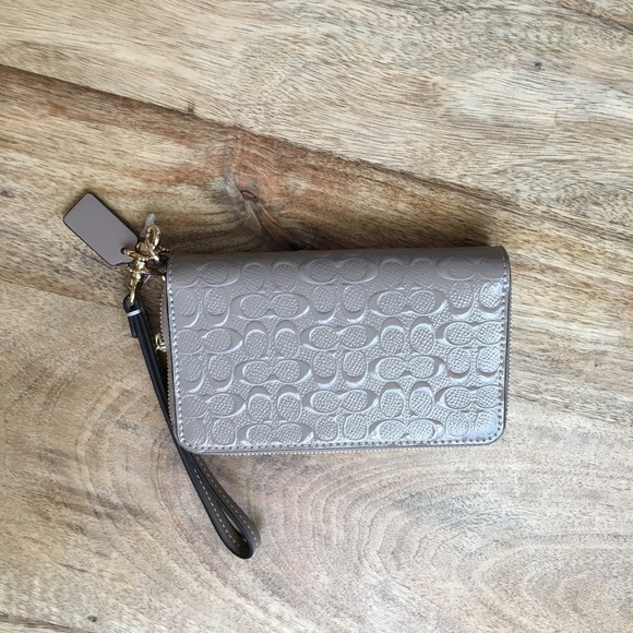 Coach nude embossed wristlet - Picture 2 of 5